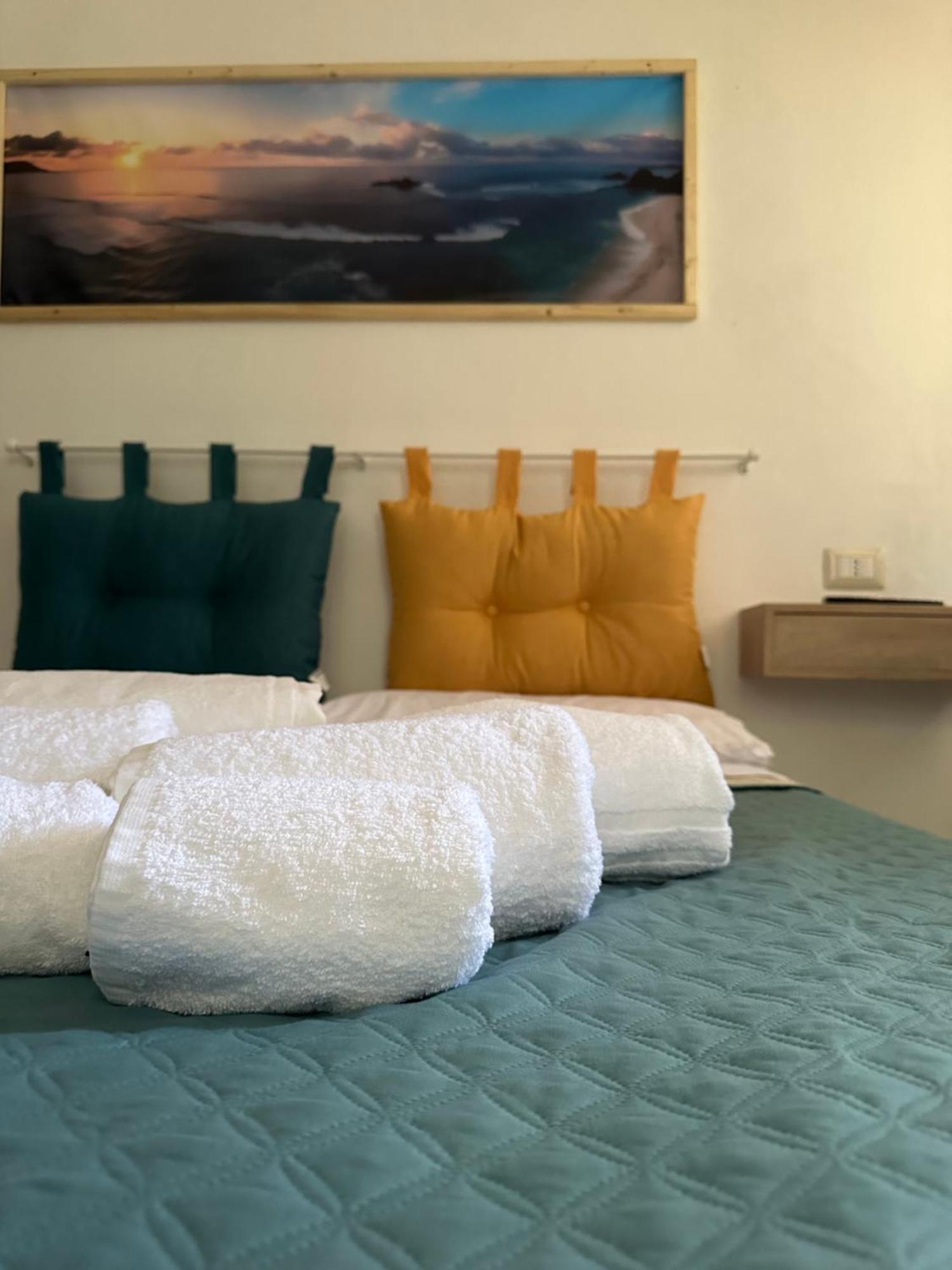 Moncici House Hotel Porto Torres Buitenkant foto