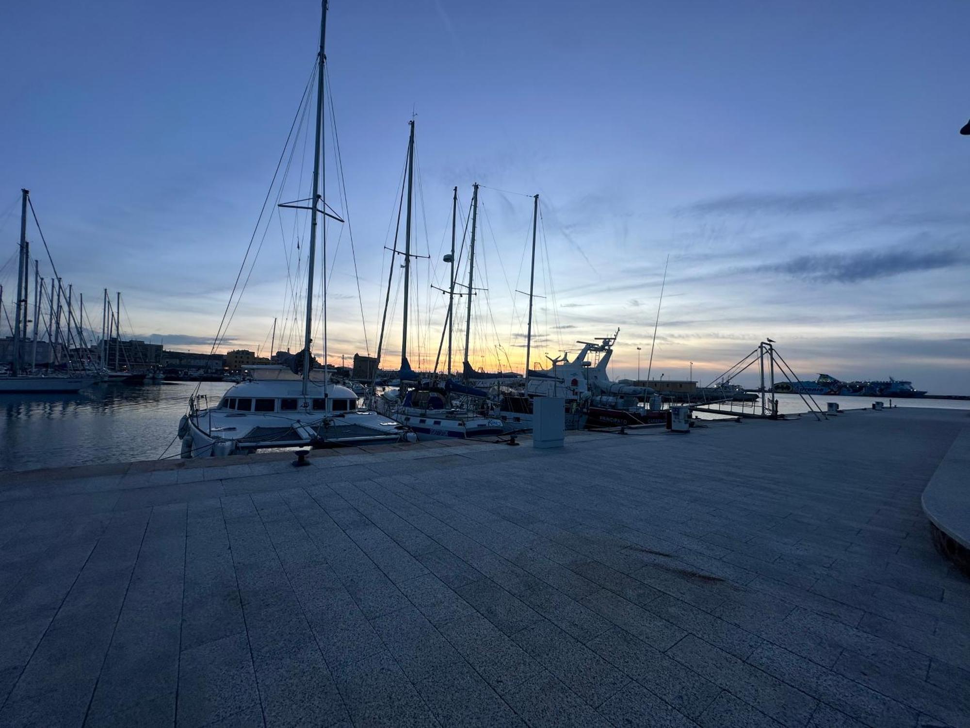 Moncici House Hotel Porto Torres Buitenkant foto